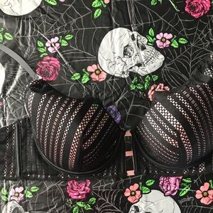 34DD Victoria Secret body by Victoria